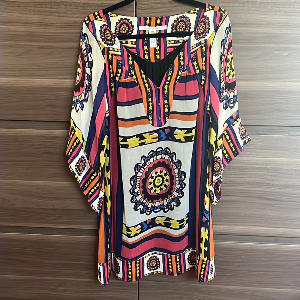 Gorgeous Diane Von Furstenberg silk dress size 4
